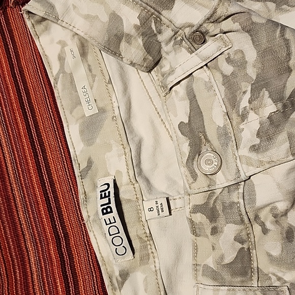 Code Bleu shorts - Picture 4 of 6